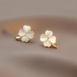 Four-leaf Clover Earrings Female Summer Cat&apos;s Eye Stone Earrings New Tide Niche Senior Sense Of Temperament Earrings