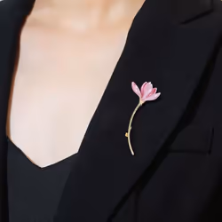 Exquisite Pink Lotus Flower Brooch Pins Women Girls Metal Plant Enamel Label Hat Cap Pins Suit Coat Japanese Fashion Accessories