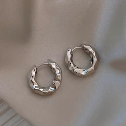 Women Simple Pleated Hoop Earrings - Silver