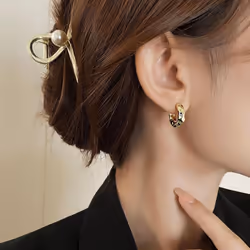 Women Simple Pleated Hoop Earrings - Gold