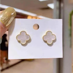 Senior Sense Of Four-leaf Clover Light Luxury Temperament Women&apos;s Earrings Daily Versatile Simple Earrings - white