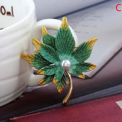 Maple Leaf Brooches Pin With Fake Pearl Women  Lapel Pin Girl  Decor - green