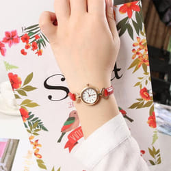 Popular Women Watch Simple Girl Pu Leather Strap Women Fashion Quartz Wrist Watch Mini Thin Dial Watches Quartz Wrist Watches - red