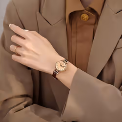 Women&apos;s Retro Exam Watch - Light Luxury, British Style, Small Dial Quartz Timepiece For Students - white