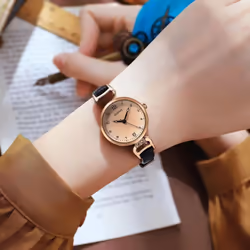 Women&apos;s Retro Exam Watch - Light Luxury, British Style, Small Dial Quartz Timepiece For Students - white