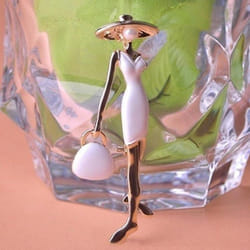 Blucome Fashion Red Paris Girls Brooches Enamel Gold Color Plated Bag Ladies Brooch Pins For Scarf Accessories - White