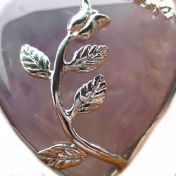 Women&apos;s Rose Quartz Alloy Flower Necklace Pendant Heart Inlaid Charm Jewelry