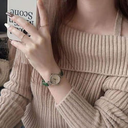 Women&apos;s Retro Exam Watch - Light Luxury, British Style, Small Dial Quartz Timepiece For Students - green