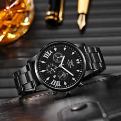 Men&apos;s Stainless Steel Quartz Watch With Date Display - black