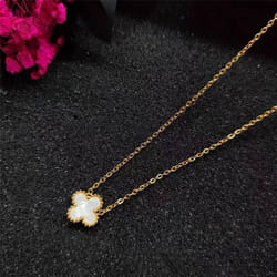 Four-leaf Clover Necklace Double-sided Lucky Grass Titanium Steel Does Not Lose Colour Women&apos;s Necklace Classic Fashion Collarbone Chain - white