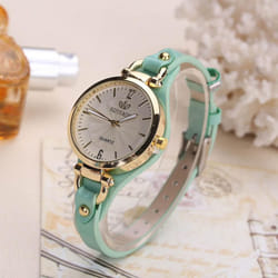 Women Casual Watches Round Dial Rivet Pu Leather Strap Wristwatch Ladies Analog Quartz Watch Gift - green