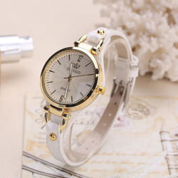 Women Casual Watches Round Dial Rivet Pu Leather Strap Wristwatch Ladies Analog Quartz Watch Gift - white