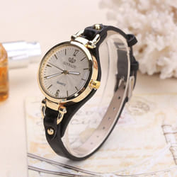 Women Casual Watches Round Dial Rivet Pu Leather Strap Wristwatch Ladies Analog Quartz Watch Gift - black