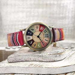 Fashion Watches For Women With Multicolour Rainbow Pattern Hand Wrist Band Watches Jewelry - Red