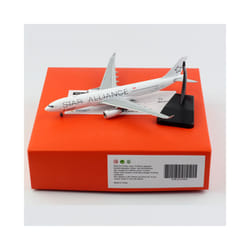 1:400 Scale Singapore Airways A330-300 Airlines Model with Base Alloy - A330-300