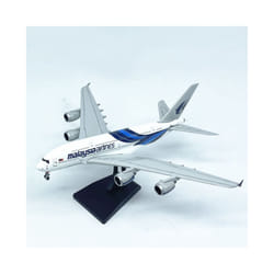 Diecast 1/400 Scale Malaysia Airlines Airbus A380 Alloy Material Simulation - A