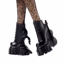 Monster High Wednesday Doll and Accessories, Wednesday Addams Collectible in Nevermore Academy Uniform with Thing and Backpack, Doll Stand, HXJ04