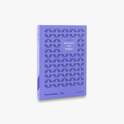 ISBN Brooches and Badges (Victoria and Albert Museum) book 160 pages