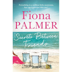 Hachette UK Secrets Between Friends book English Paperback 368 pages