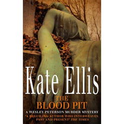 Hachette UK The Blood Pit book English Paperback 352 pages
