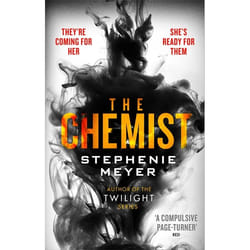 Hachette UK The Chemist book English Paperback 528 pages