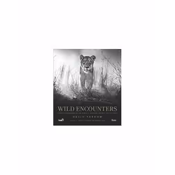 ISBN Wild Encounters : Iconic Photographs of the World's Vanishing Animals and Cultures, English, Hardcover, 320 pages