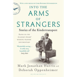ISBN Into the Arms of Strangers (Stories of the Kindertransport)