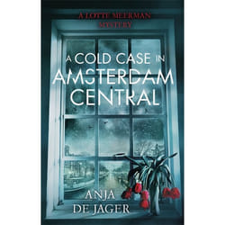 Hachette UK A Cold Case in Amsterdam Central book English Paperback 352 pages
