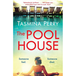 Hachette UK The Pool House book English Paperback 480 pages