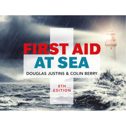 ISBN First Aid at Sea book English 32 pages
