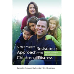 UBC Press A Non-Violent Resistance Approach with Children in Distress book Paperback 192 pages