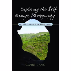 UBC Press Exploring the Self through Photography, Paperback, 208 pages