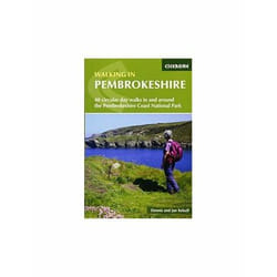 ISBN Walking in Pembrokeshire: 40 circular walks in and around the Pembrokeshire Coast National Park (Bri
