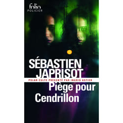 Éditions Gallimard PIEGE POUR CENDRILLON book French Paperback